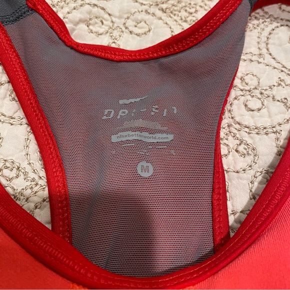 Nike Dri-Fit Women’s Workout Tank Top - Picture 6 of 9